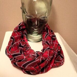 Razorback Scarf